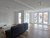 Wohnzimmer - 3 Zimmer Etagenwohnung in Stuttgart