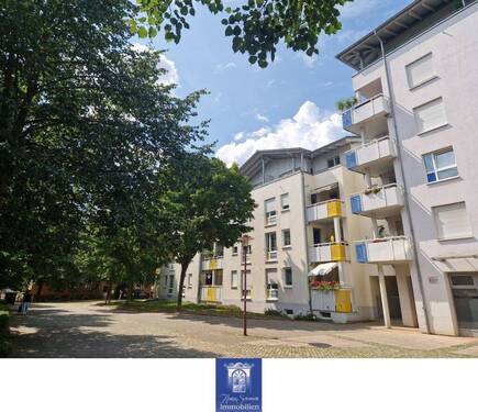 Hausansicht - Etagenwohnung mit 75,10 m&sup2; in Freital zum Kaufen
