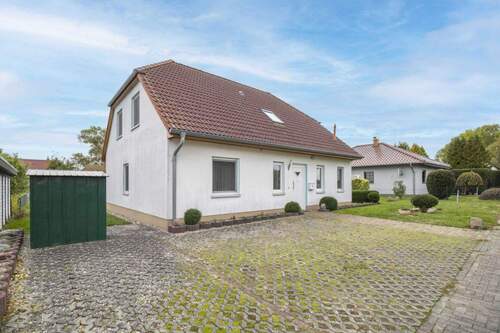 Stellplatz vorm Haus - 