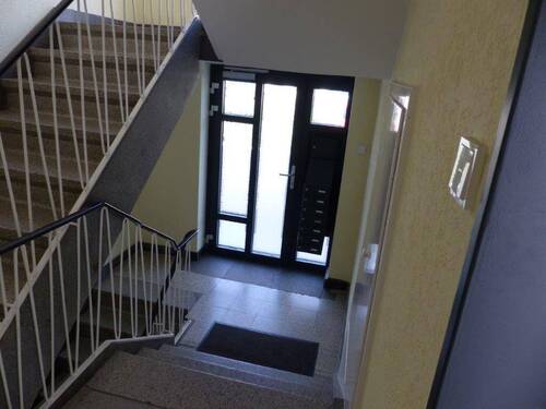 Treppenhaus - 3 Zimmer Etagenwohnung zur Miete in Lüdenscheid