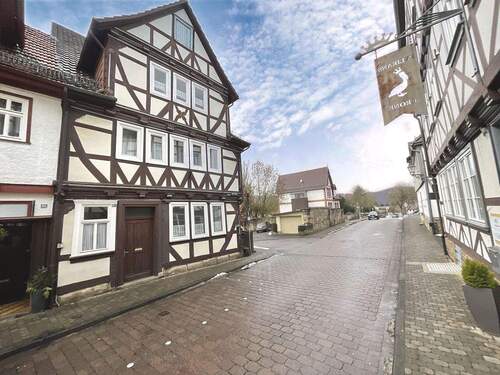 Blick in die Straße - 8 Zimmer Mehrfamilienhaus, Wohnhaus zum Kaufen in Bad Sooden-Allendorf