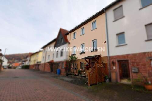 Straßenseite - 4 Zimmer Reihenmittelhaus zum Kaufen in Gelnhausen