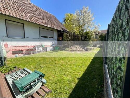 Seitenansicht mit Garten - 4 Zimmer Einfamilienhaus in Rastatt