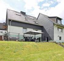 Großzügiges Zweifamilienhaus mit schönem Gartengrundstück und vielseitigen Nutzungsmöglichkeiten - Gevelsberg