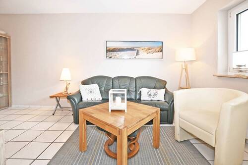 Sofa - 2 Zimmer Etagenwohnung in Scharbeutz