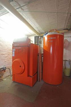 Heizung u. Warmwasserspeicher - 