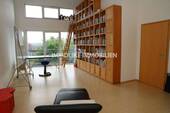 Bibliothek - Zentral gelegenes Einfamilienhaus mit Doppelgarage in Hünfeld