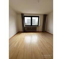 *Großzügige 4,5 Zimmer-Wohnung mit Balkon, Wintergarten & Garage*! - Kempten Steufzgen