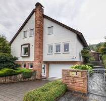 Freistehendes Einfamilienhaus mit Einliegerwohnung - großzügig, modernisiert & energieeffizient - Weil der Stadt Merklingen