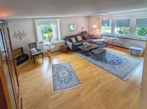 Wohnzimmer - 7 Zimmer Einfamilienhaus in Weil der Stadt