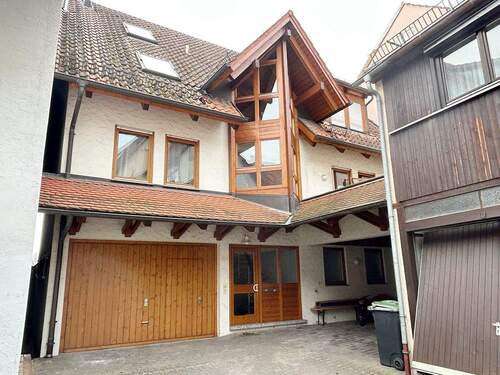 Hausansicht Garage - 7 Zimmer Mehrfamilienhaus, Wohnhaus zum Kaufen in Ehningen