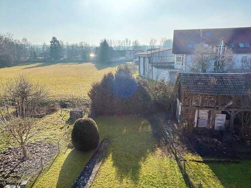 Aussicht und Garten - Mehrfamilienhaus, Wohnhaus mit 217,00 m&sup2; in Ehningen zum Kaufen