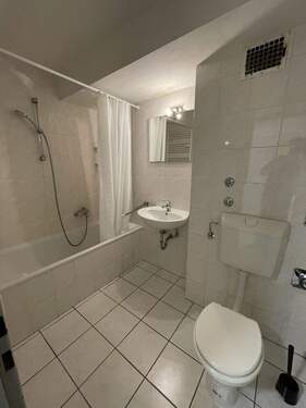 BZ - 2 Zimmer Etagenwohnung in Kaiserslautern