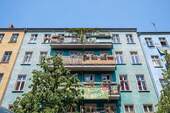 Hausansicht Rig95 - Freie 4-Zi.-Wohnung mit viel Platz zum Leben im quirligen Friedrichshain