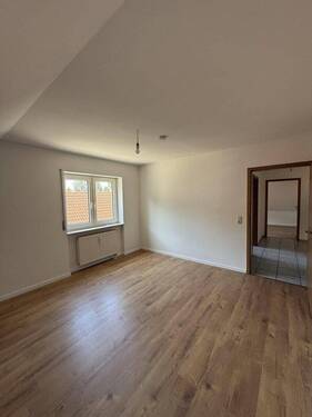Zimmer - Etagenwohnung mit 77,60 m&sup2; in Lichtenau zur Miete