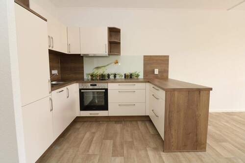 Beispiel Küche - Neu sanierte Wohnung mit Einbauküche u. Wanne sucht Chefkoch!!!