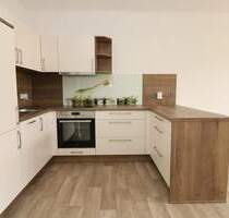 Neu sanierte Wohnung mit Einbauküche u. Wanne sucht Chefkoch!!! - Freiberg