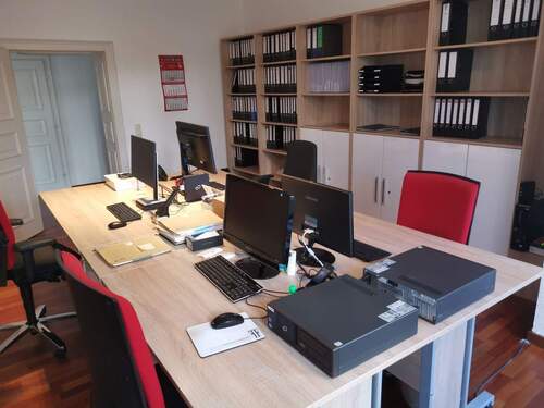 Co-Working Arbeitsplatz (z.B. für MitarbeiterIn) möbliert - Büro in Wiesbaden