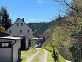 Hausansicht Nord mit Garagen - 