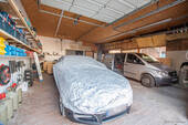 Großflächige Garage Scheunengebäude - 