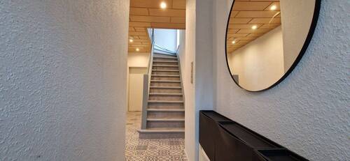 Hauseingang EG - 9 Zimmer Mehrfamilienhaus, Wohnhaus in Jerxheim