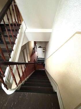 Treppenhaus-Bild-1 - Mehrfamilienhaus, Wohnhaus mit 252,00 m² in Moers zum Kaufen