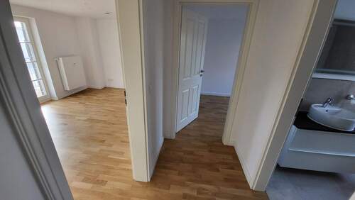 Flur - 2 Zimmer Etagenwohnung zur Miete in Schkeuditz