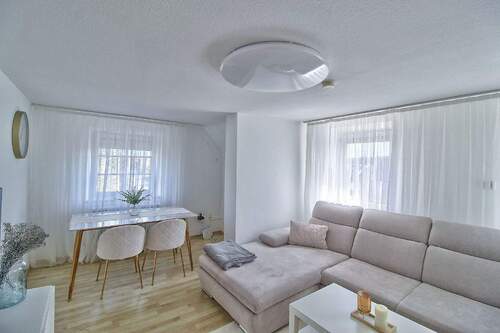 Wohnzimmer DG-Altbau - 