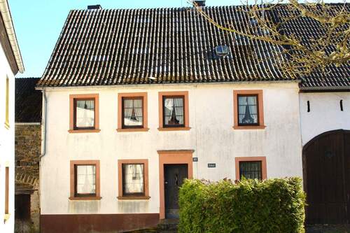 2. Hausansicht - 6 Zimmer Einfamilienhaus in Oberstadtfeld