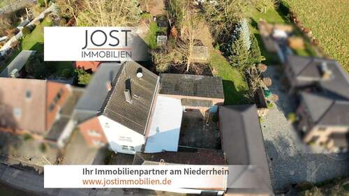 Luftbild am Grootes - Modernisierte Doppelhaushälfte mit Wintergarten & XL-Garten