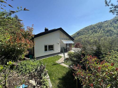 Ansicht von Westen - Dieses wunderbare Haus bietet Platz für eine große Familie!