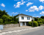Objektansicht mit Stellplätzen - Bungalow mit 125,00 m&sup2; in Swisttal zum Kaufen