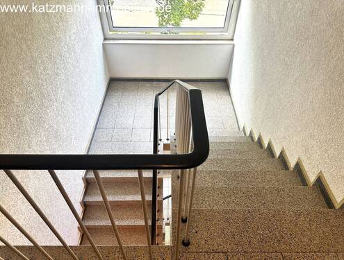 Blick von der Wohnung ins Treppenhaus - 