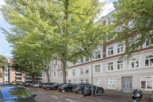 Straßenansicht - 2 Zimmer Etagenwohnung zum Kaufen in Hamburg
