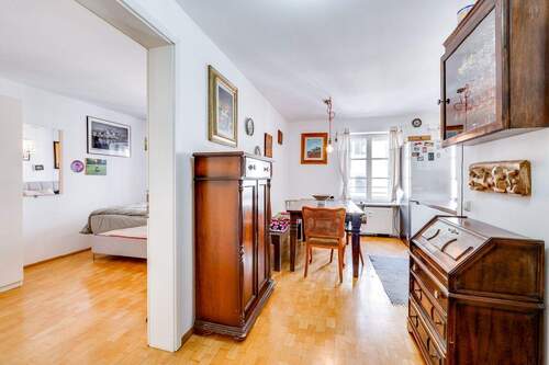 Kuechenbereich - 2 Zimmer Etagenwohnung in München