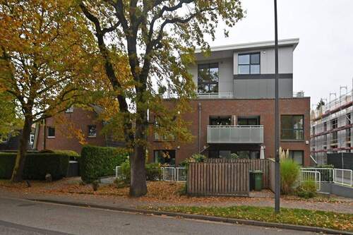 front neu - Hochwertige Eigentumswohnung in Hamburg Rahlstedt mit Balkon und Tiefgarage!