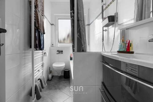 BADEZIMMER MIT TAGESLICHT - 