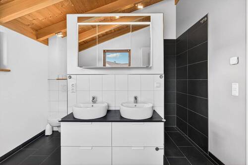 Badezimmer - Schlafzimmer (OG) - 