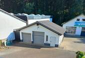3-fach-Garage (Sockel neu gestrichen) - 
