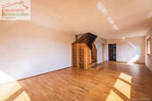 Wohnzimmer (mit Treppe) EG - 