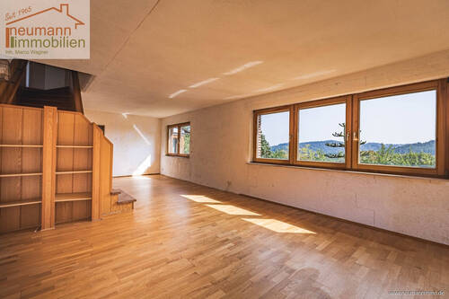 Wohnzimmer (mit Treppe) EG - 