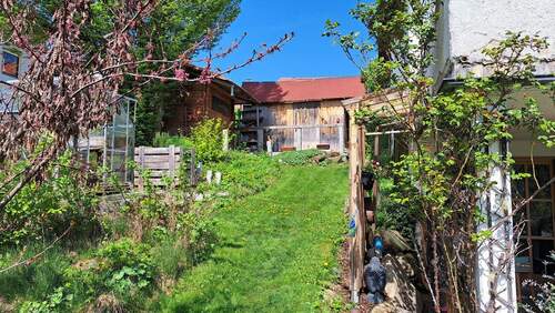 Seitlicher Blick auf Terrasse - 