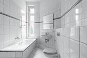 Tageslichtbad mit Wanne - 