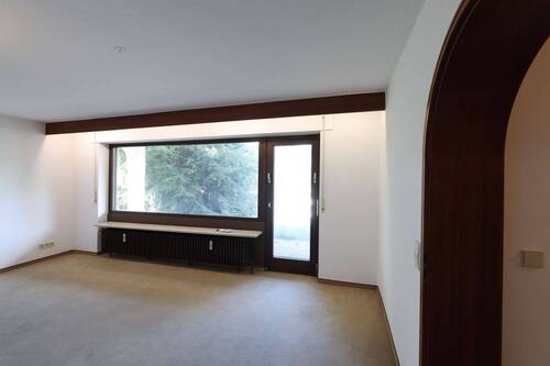 großzügige Einliegerwohnung - 