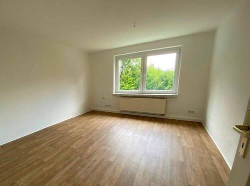 Musterbild Wohnzimmer - Etagenwohnung mit 31,90 m² in Suhl zur Miete