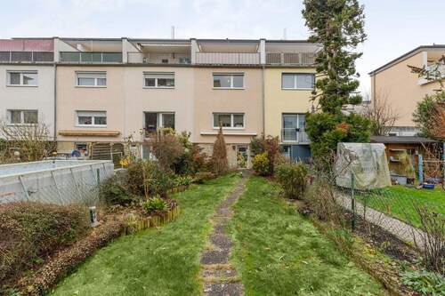 Titelbild - Sanierungsbedürftiges Reihenmittelhaus mit Dachterrasse