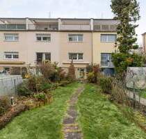 Sanierungsbedürftiges Reihenmittelhaus mit Dachterrasse - Frankfurt am Main Dornbusch