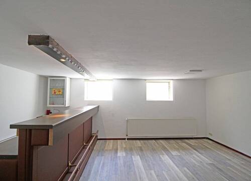 Kellerraum mit Tresen - 