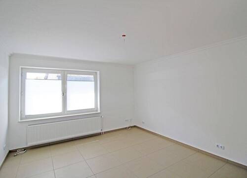 Wohnzimmer in der Einliegerwohnung - 