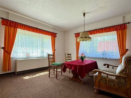 Wohnzimmer - 5 Zimmer Einfamilienhaus in Aurich